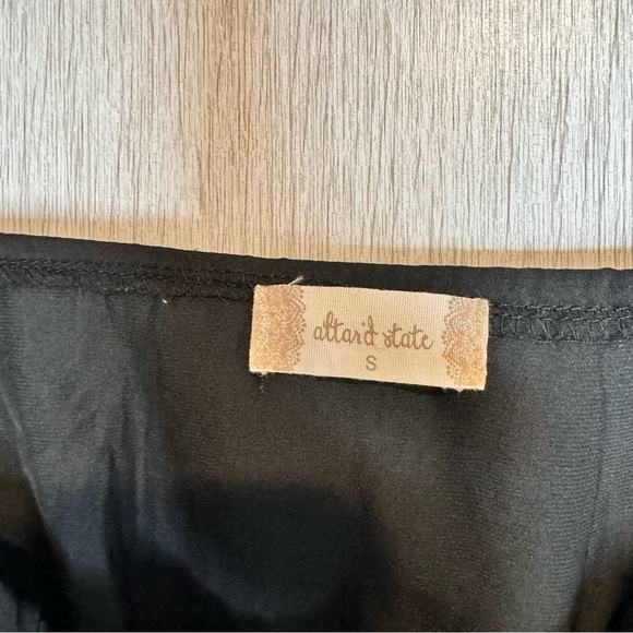 Altar’d State Black Longsleeve Silky Cropped Top Dressy Blouse size Small - Picture 2 of 7